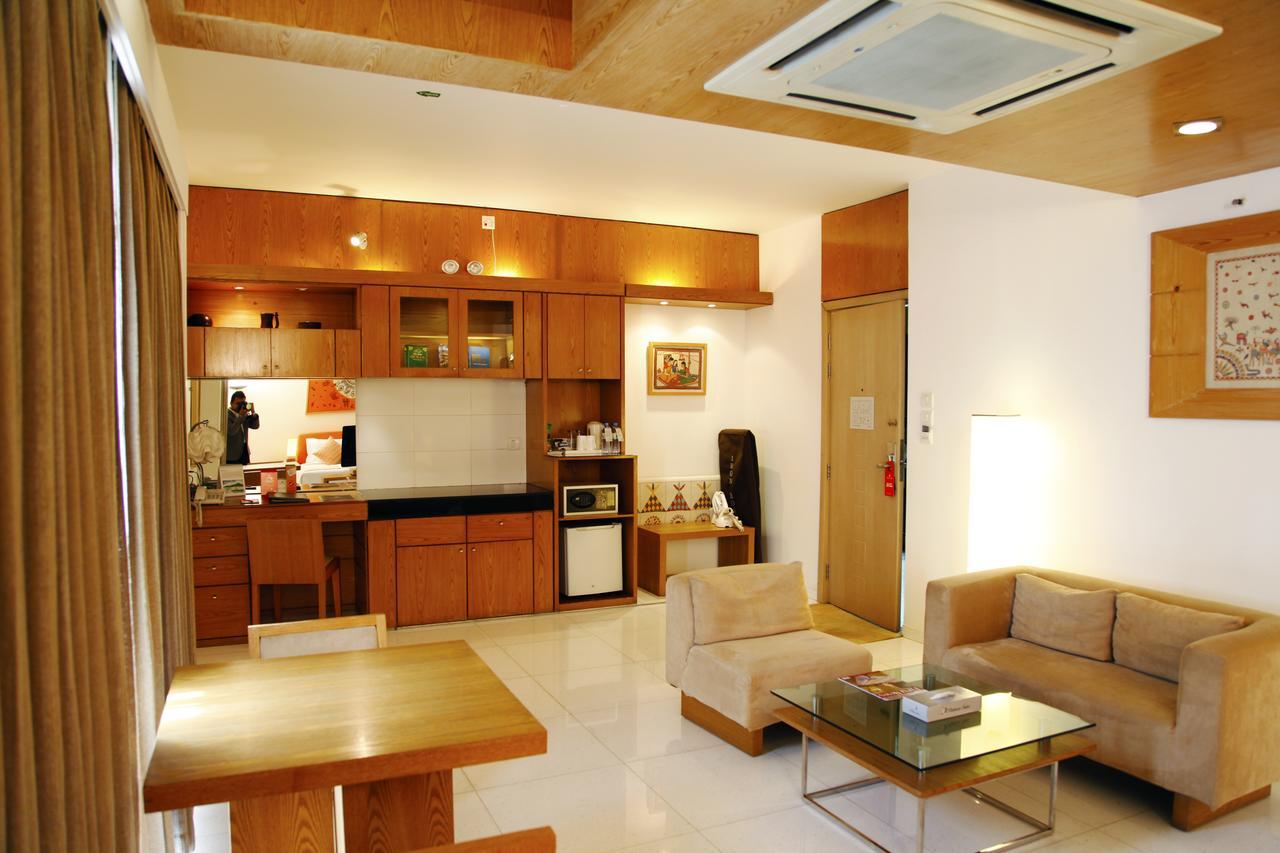 Platinum Suites Dhaka Buitenkant foto