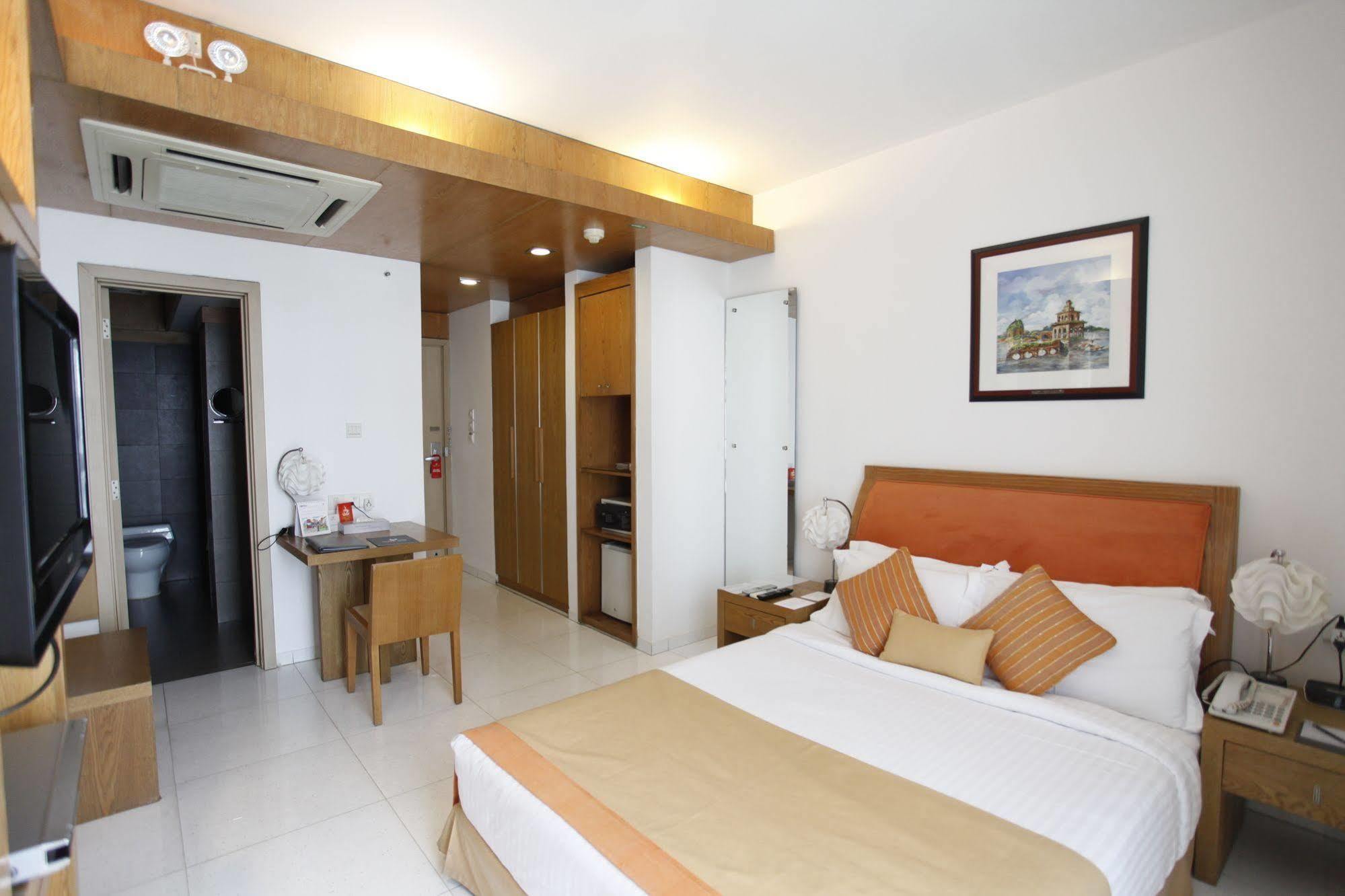 Platinum Suites Dhaka Buitenkant foto