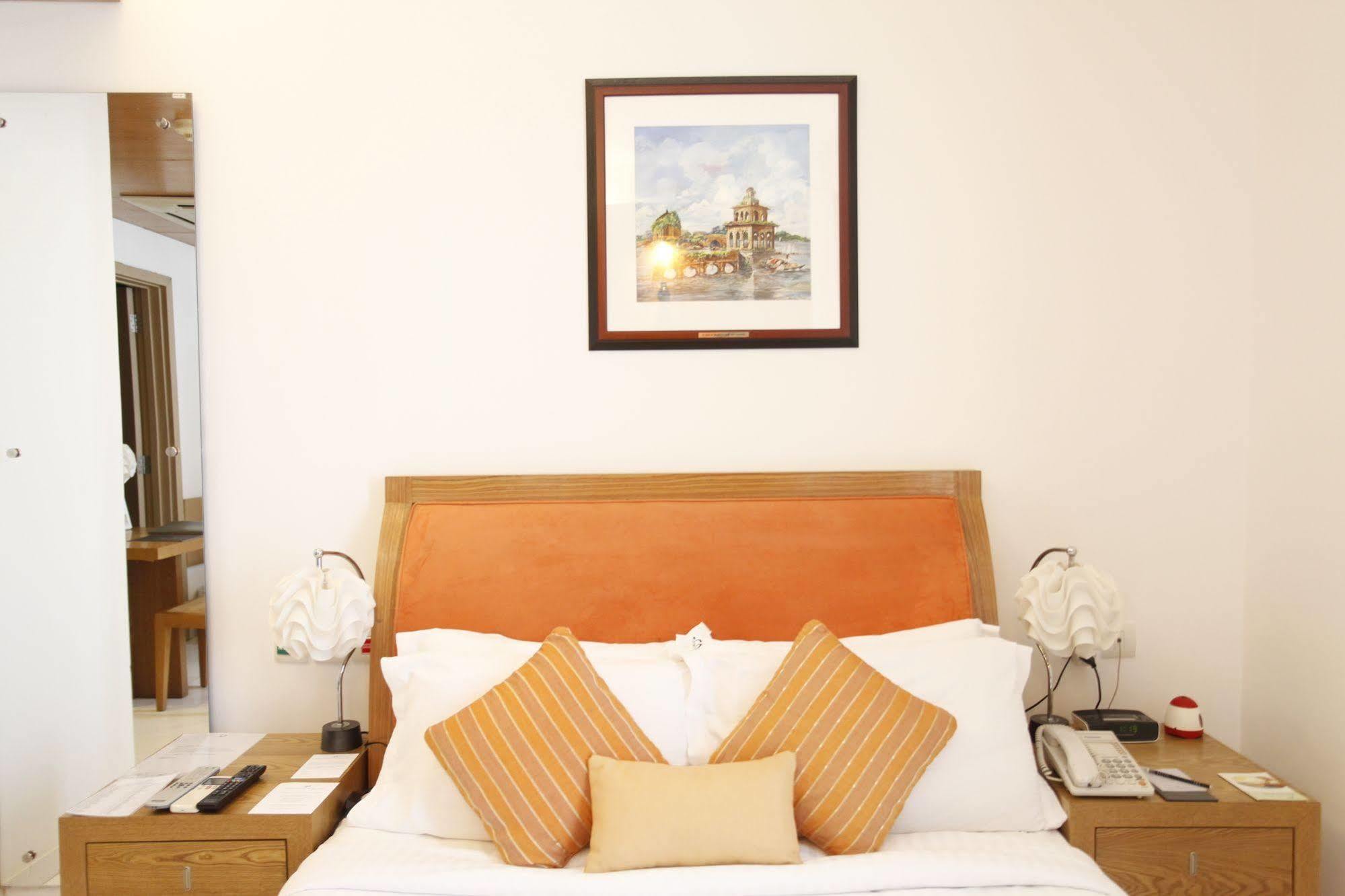 Platinum Suites Dhaka Buitenkant foto