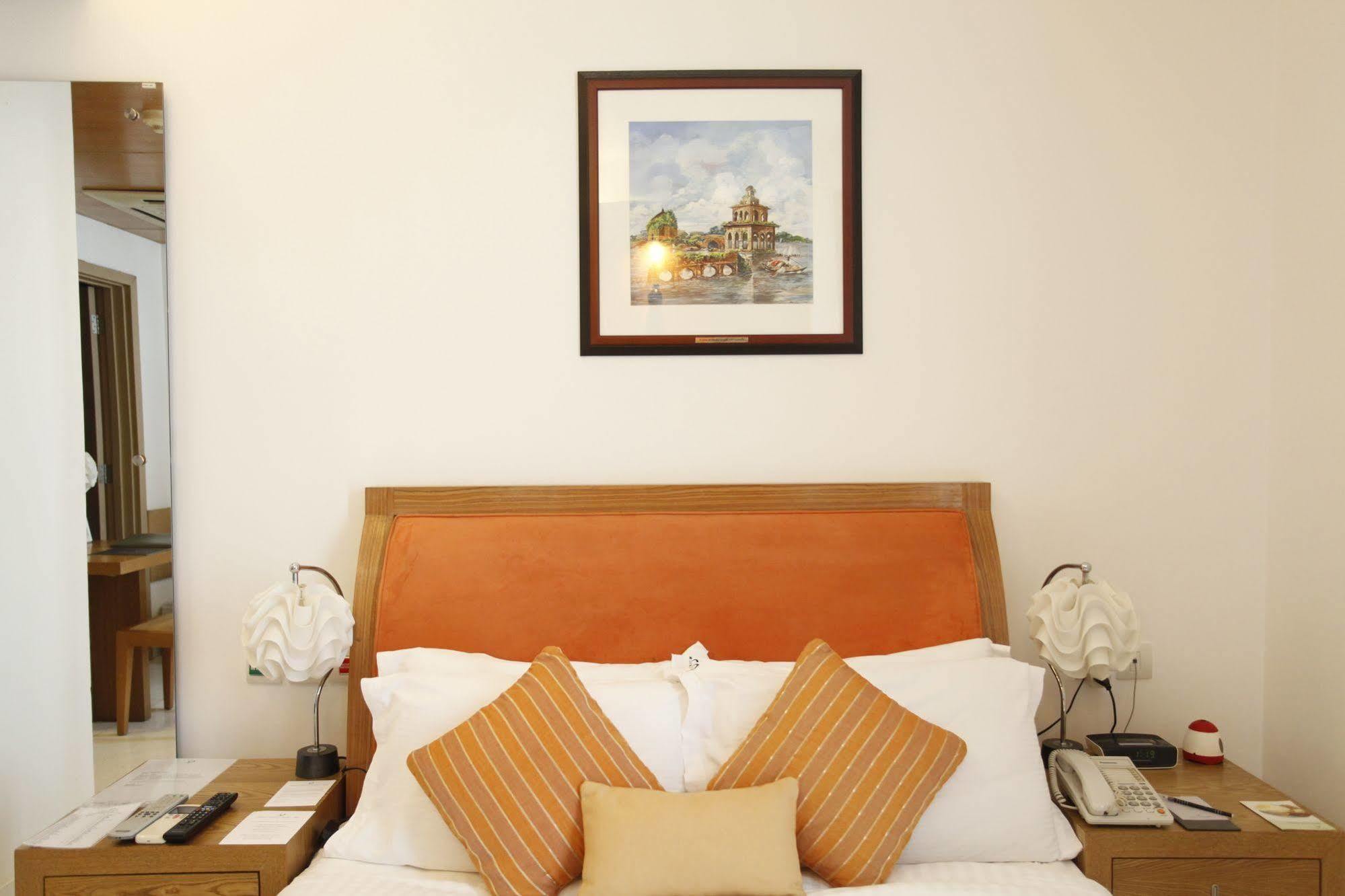Platinum Suites Dhaka Buitenkant foto
