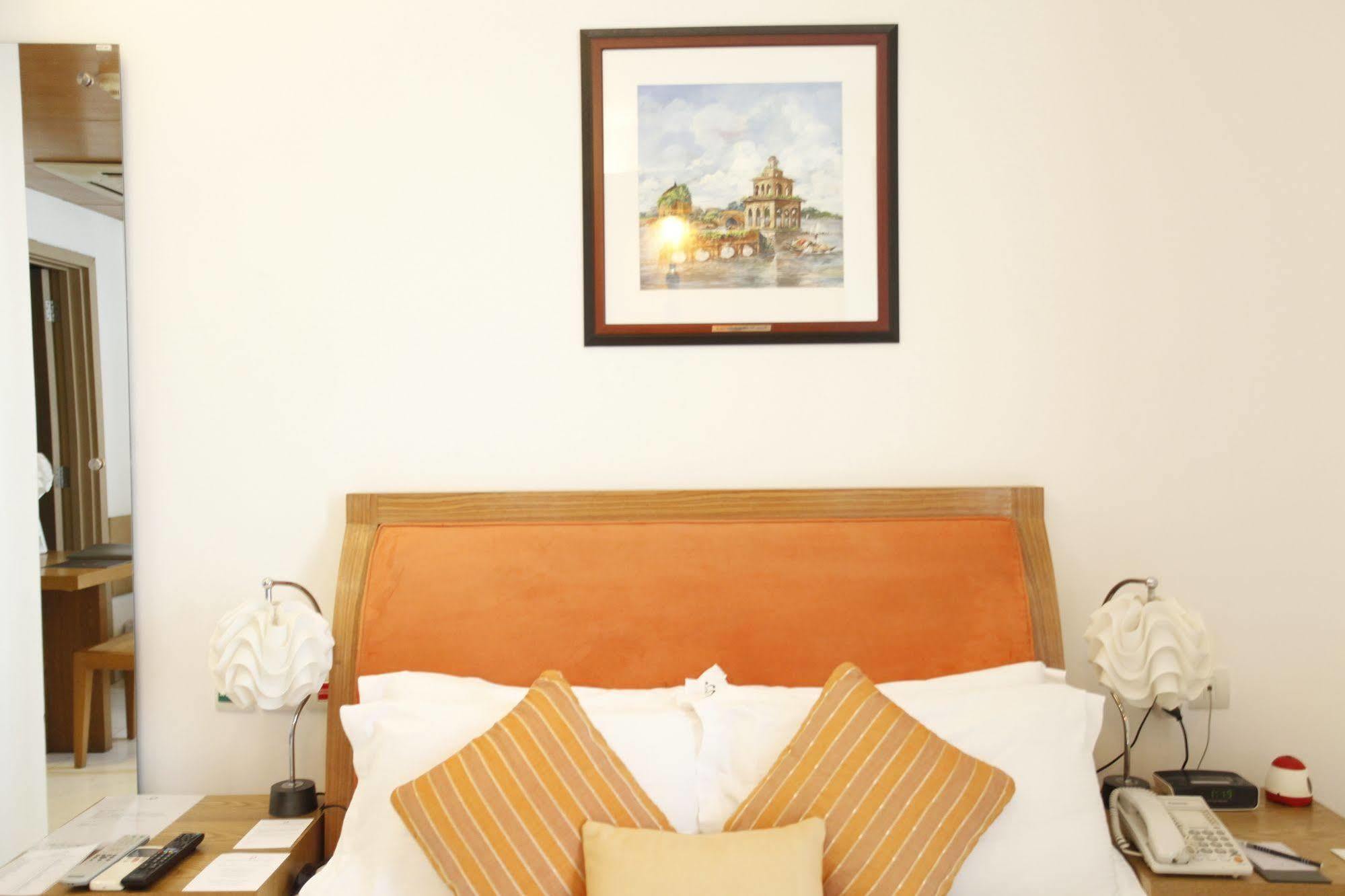 Platinum Suites Dhaka Buitenkant foto